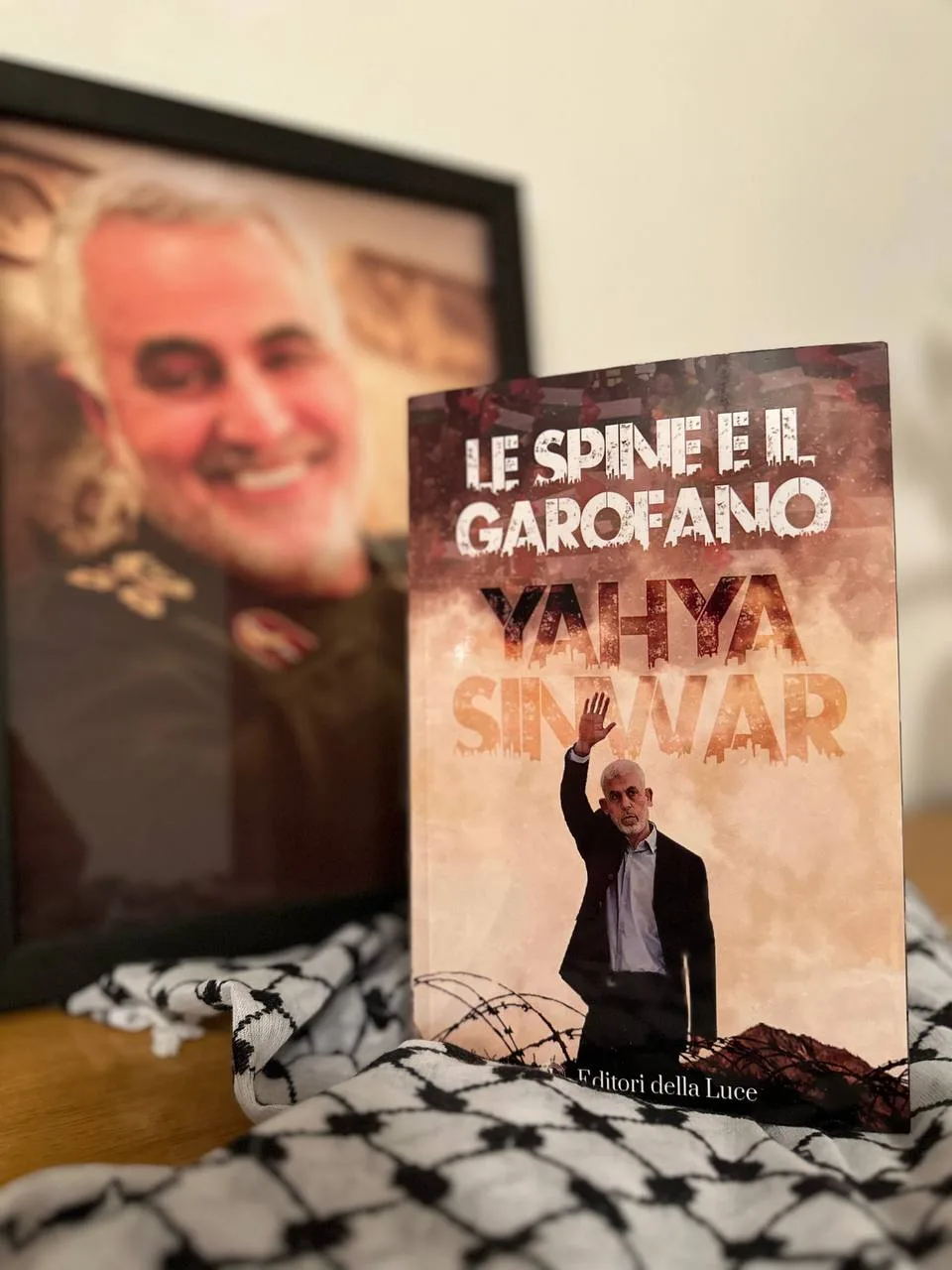 Le Spine e il Garofano: il libro di Simwar